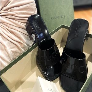 Women's rubber Gucci slide